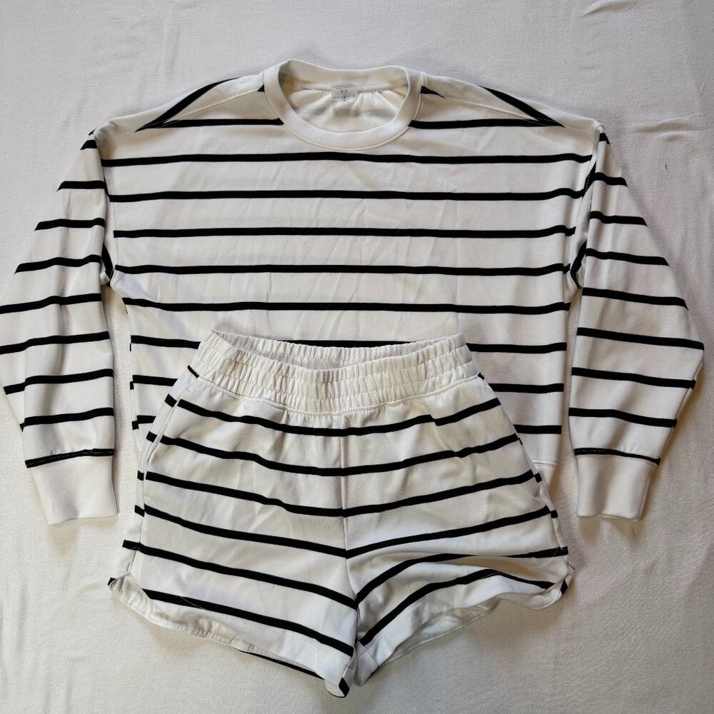 Danskin Cozy White with Black Stripes Long Sleeve Top & Shorts‎ Set Small Preppy
